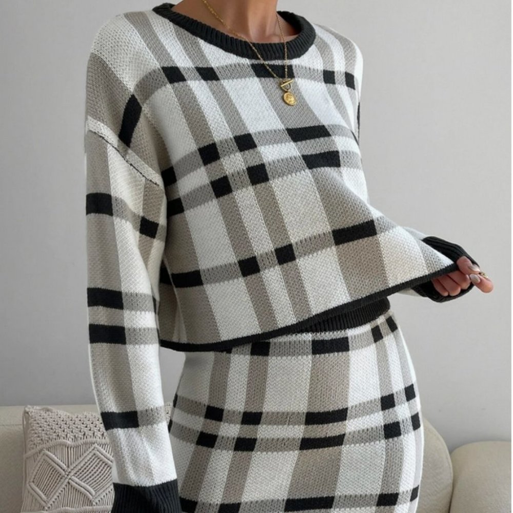 plaid print knit sweater and skirt - Picture 5 of 6